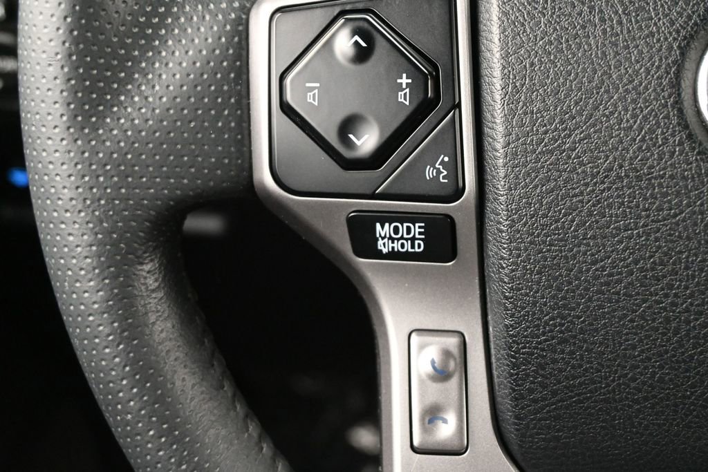Used 2020 Toyota 4Runner SR5 AWD/4WD image 6