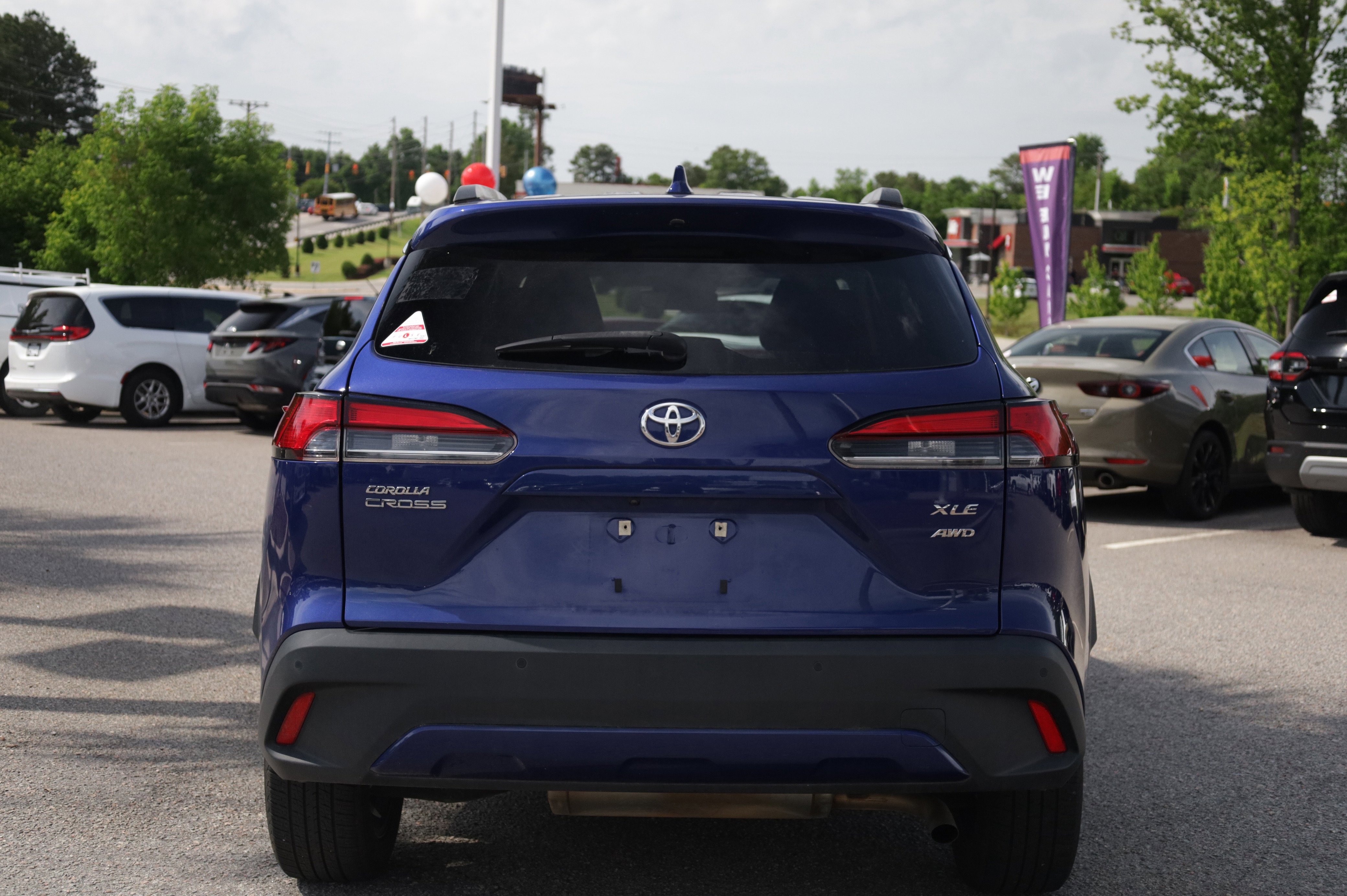 Used 2023 Toyota Corolla Cross XLE AWD/4WD image 4