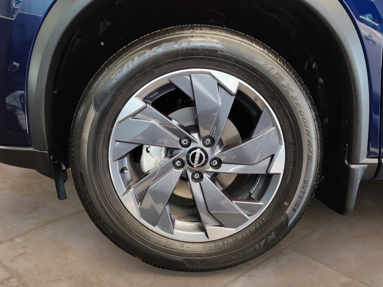 Certified 2025 Nissan Rogue SV w/ SV Premium Package image 30