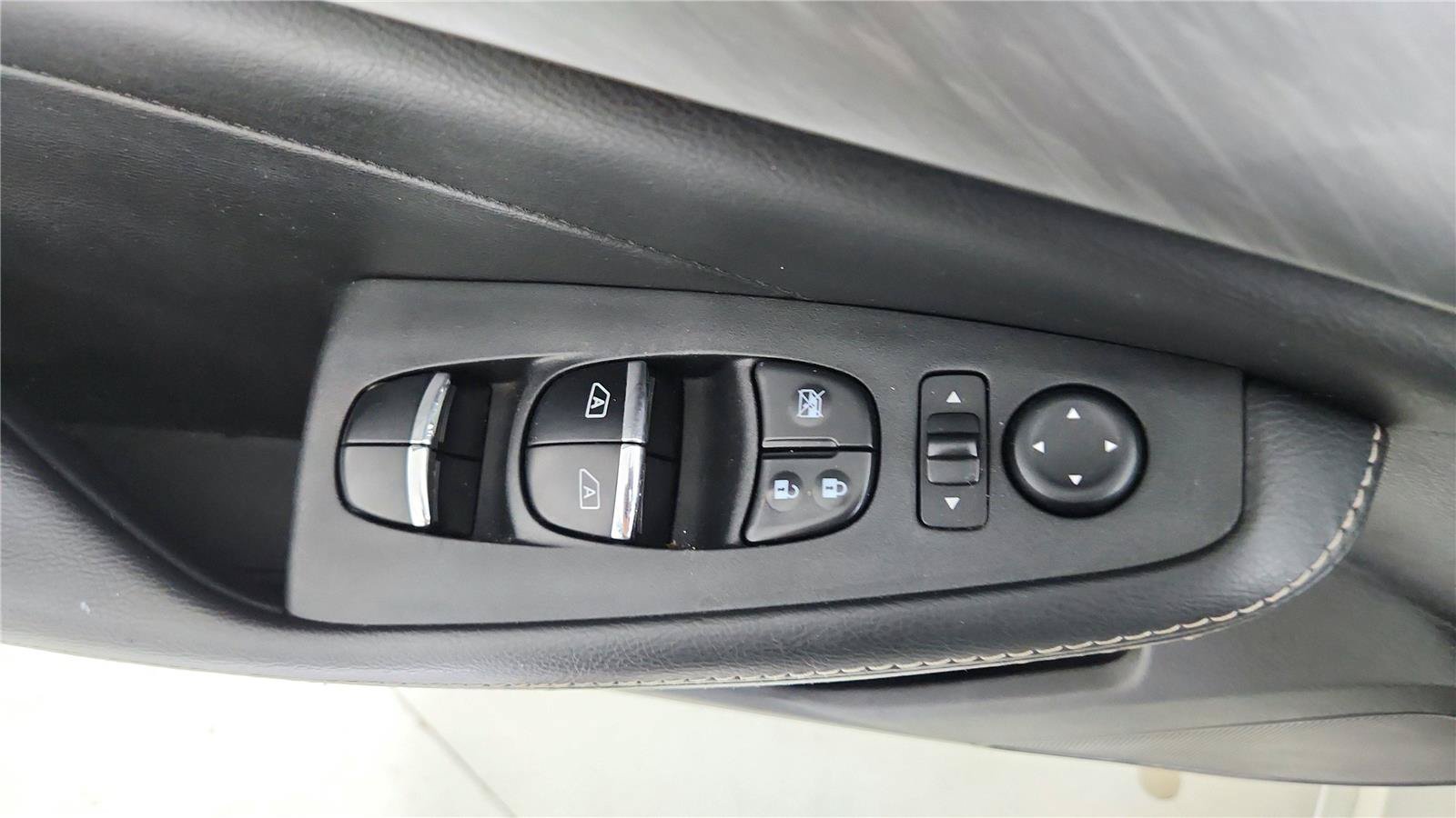 Used 2017 Nissan Maxima 3.5 SV FWD image 17