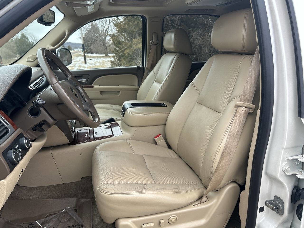 Used 2010 Chevrolet Tahoe LTZ image 9