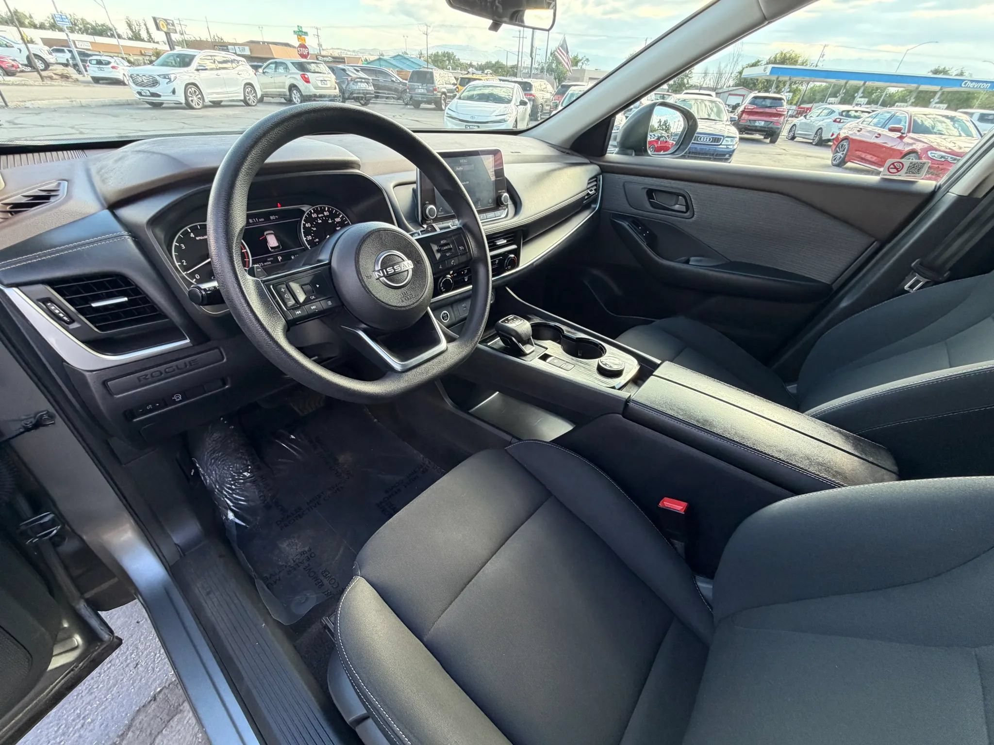 Used 2023 Nissan Rogue S AWD/4WD image 10