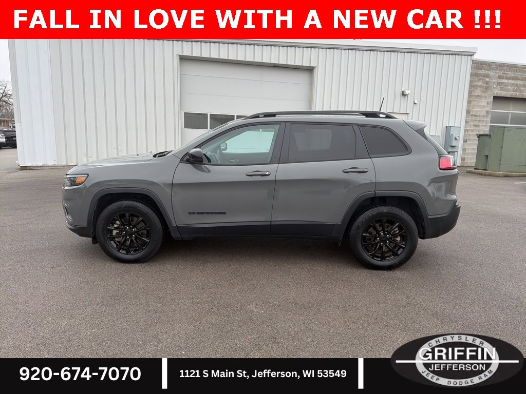 Used 2023 Jeep Cherokee Altitude Lux image 14