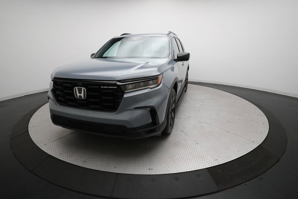 Certified 2025 Honda Pilot Black Edition image 12