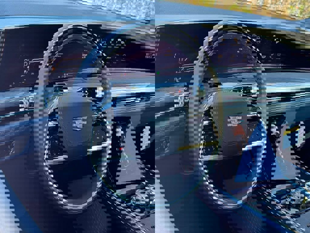 New 2025 Cadillac Escalade IQ Luxury 2 image 17