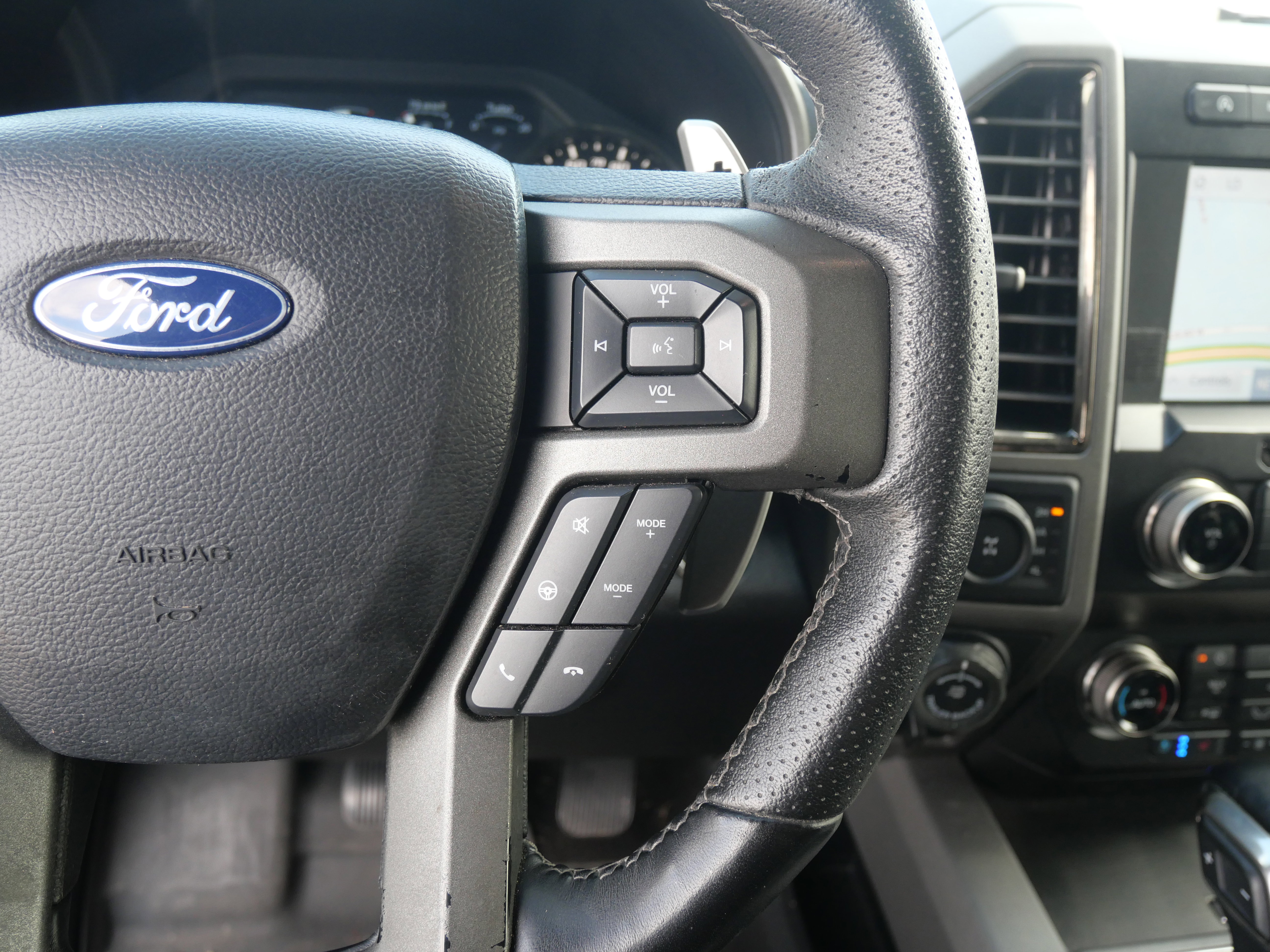 Used 2020 Ford F150 Raptor w/ Equipment Group 802A Luxury image 15