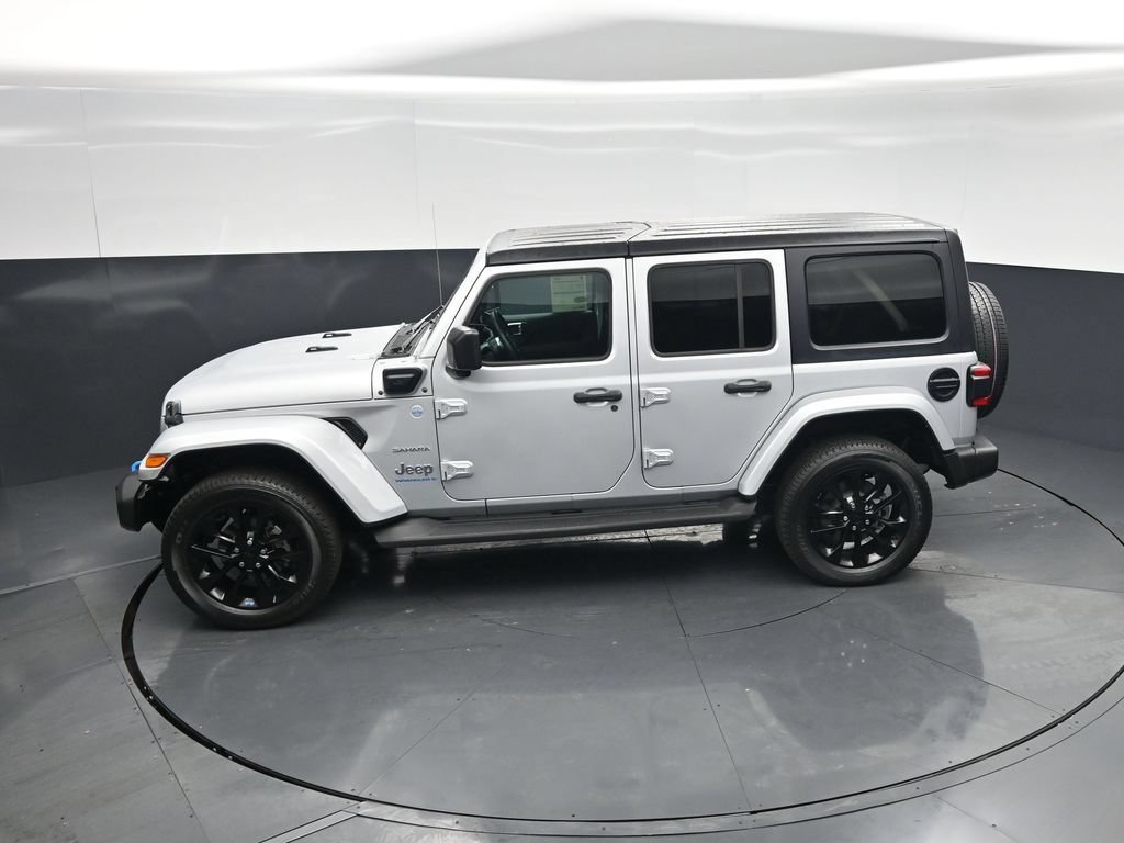 Used 2023 Jeep Wrangler Unlimited Sahara w/ Cold Weather Group AWD/4WD image 41