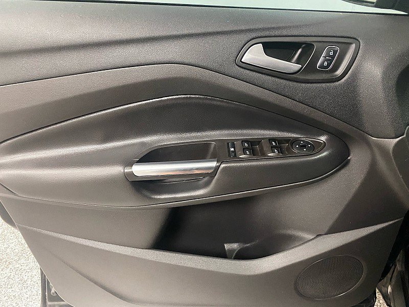 Used 2018 Ford Escape SE image 9