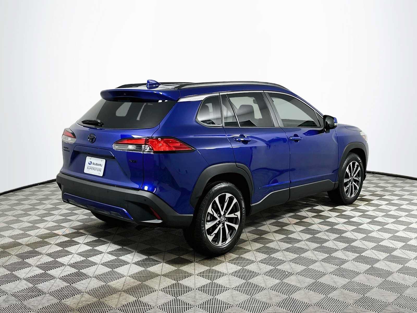 Used 2022 Toyota Corolla Cross XLE w/ Convenience Package FWD image 7