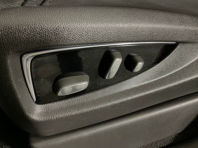 Used 2015 Cadillac Escalade Premium image 25