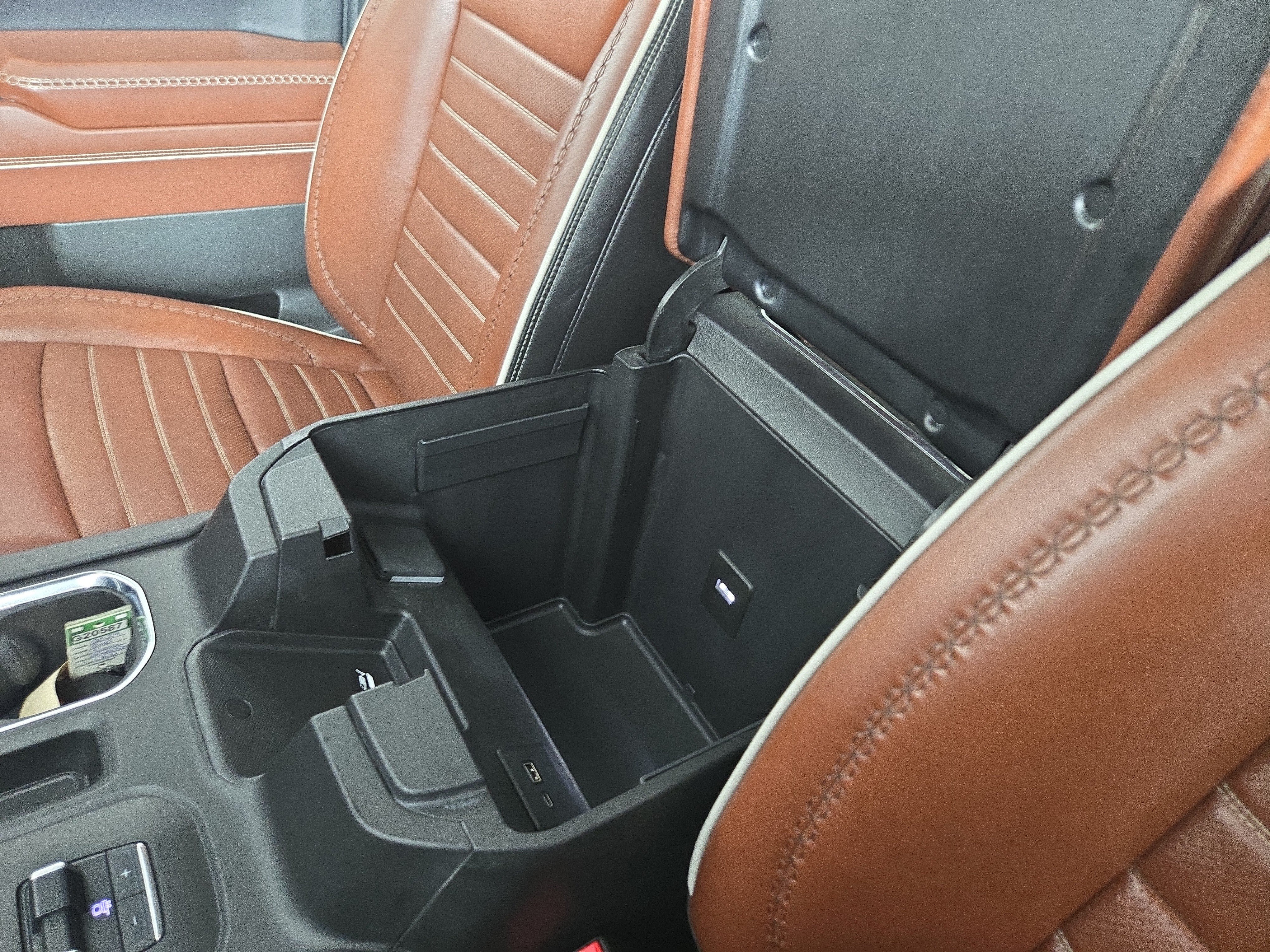 Certified 2024 GMC Sierra 2500 Denali Ultimate AWD/4WD image 28