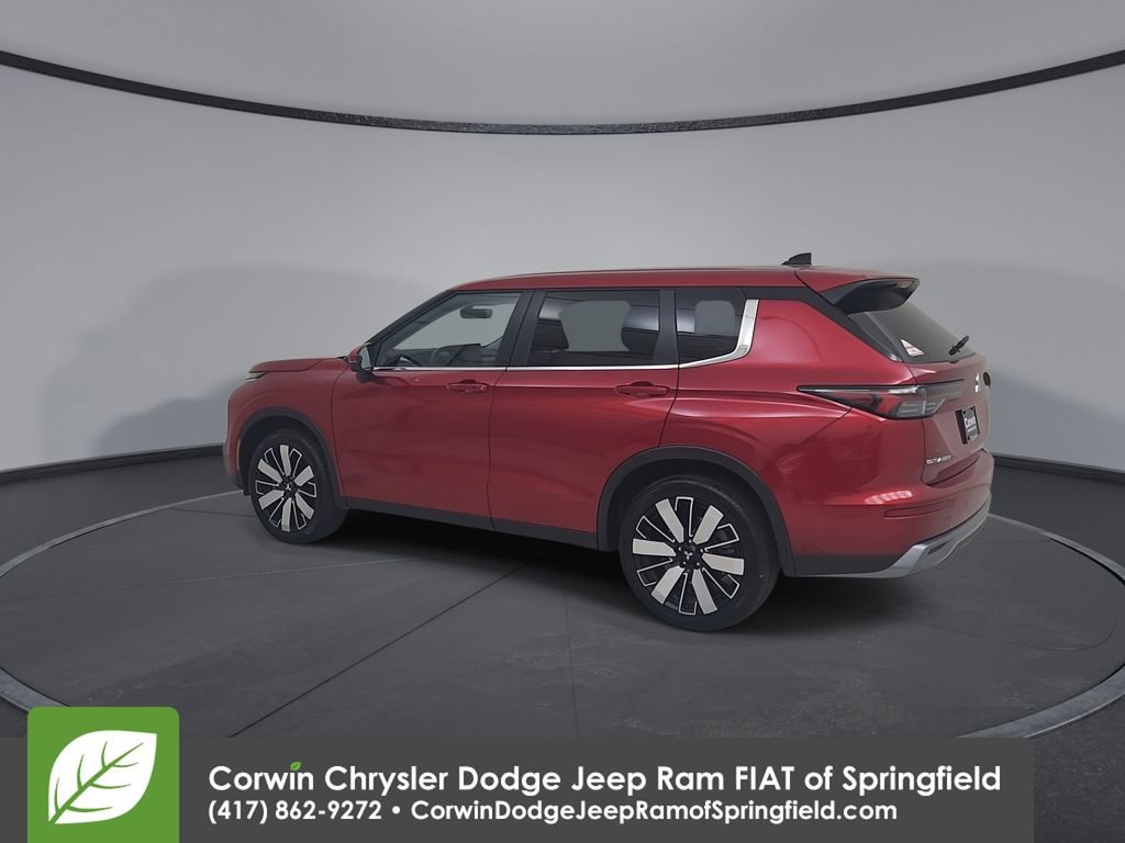Used 2025 Mitsubishi Outlander SE image 10