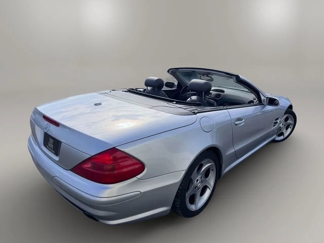 Used 2005 Mercedes-Benz SL 500 w/ AMG Sport Pkg image 16