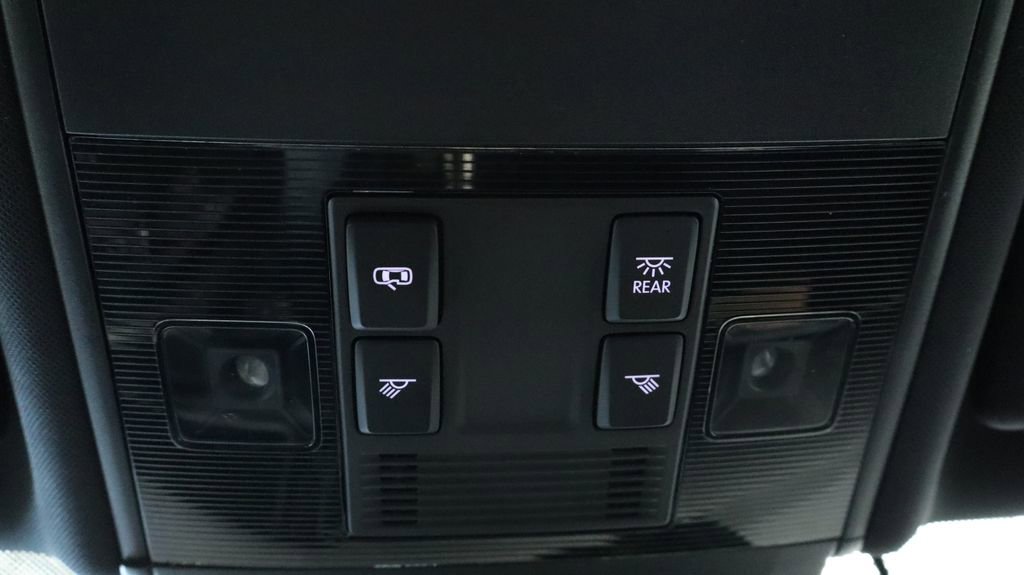 Used 2019 Volkswagen Golf R 4-Door image 34