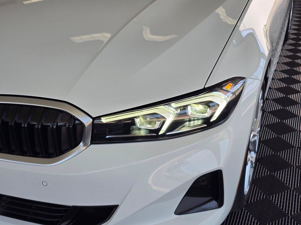 Used 2025 BMW 330i Sedan RWD image 9