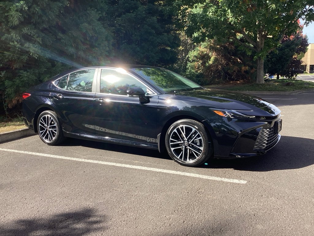 Used 2026 Toyota Camry XLE FWD image 7
