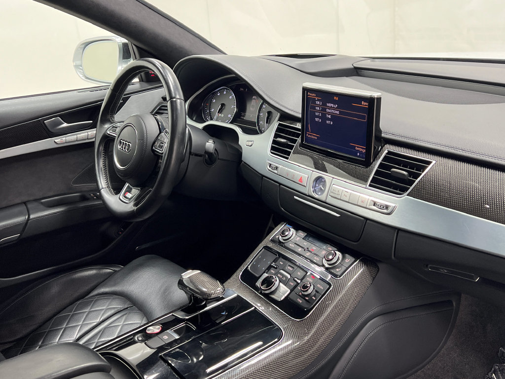 Used 2015 Audi S8 AWD/4WD image 22