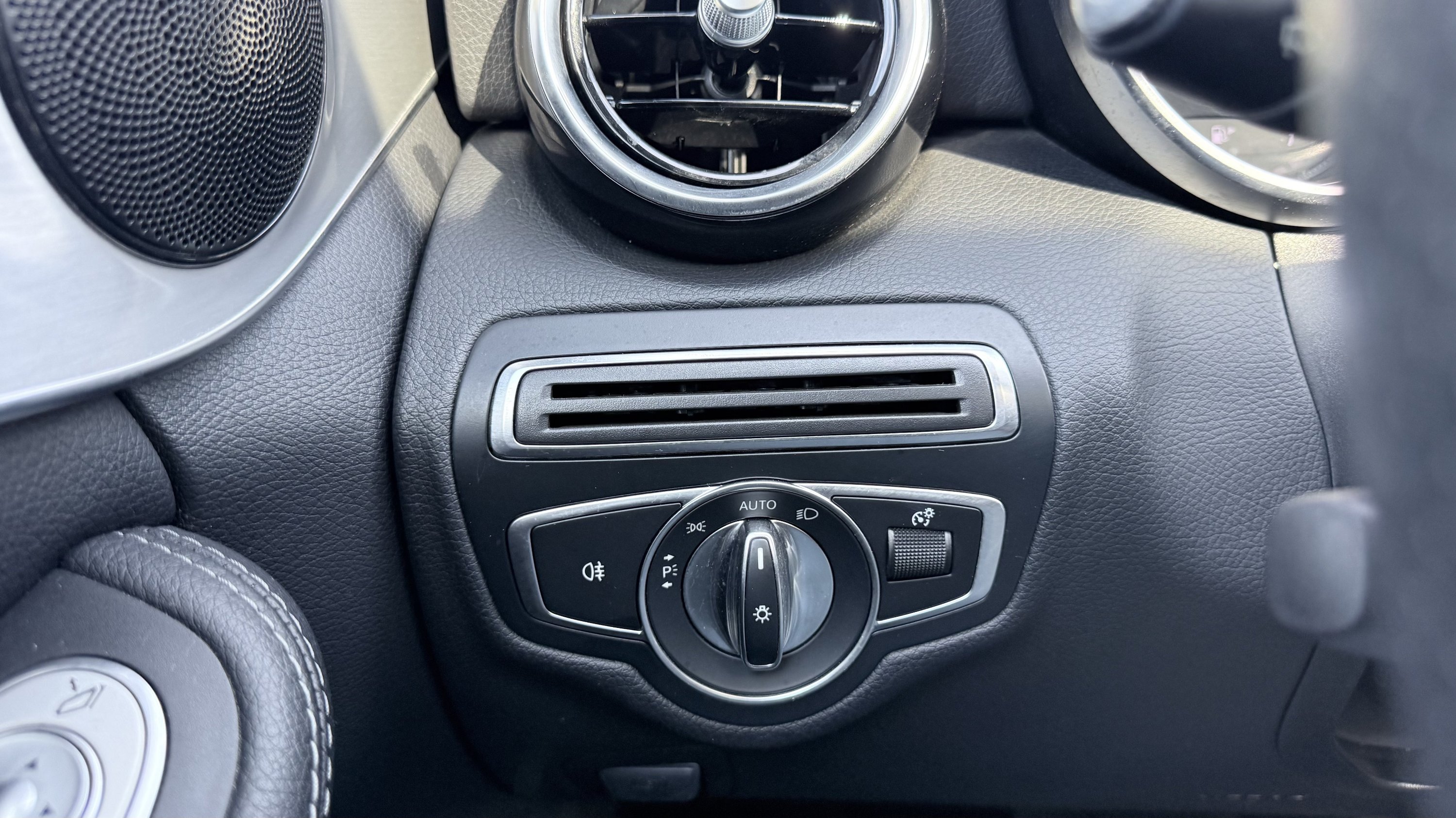 Used 2018 Mercedes-Benz C 300 Sedan w/ Premium Package image 50
