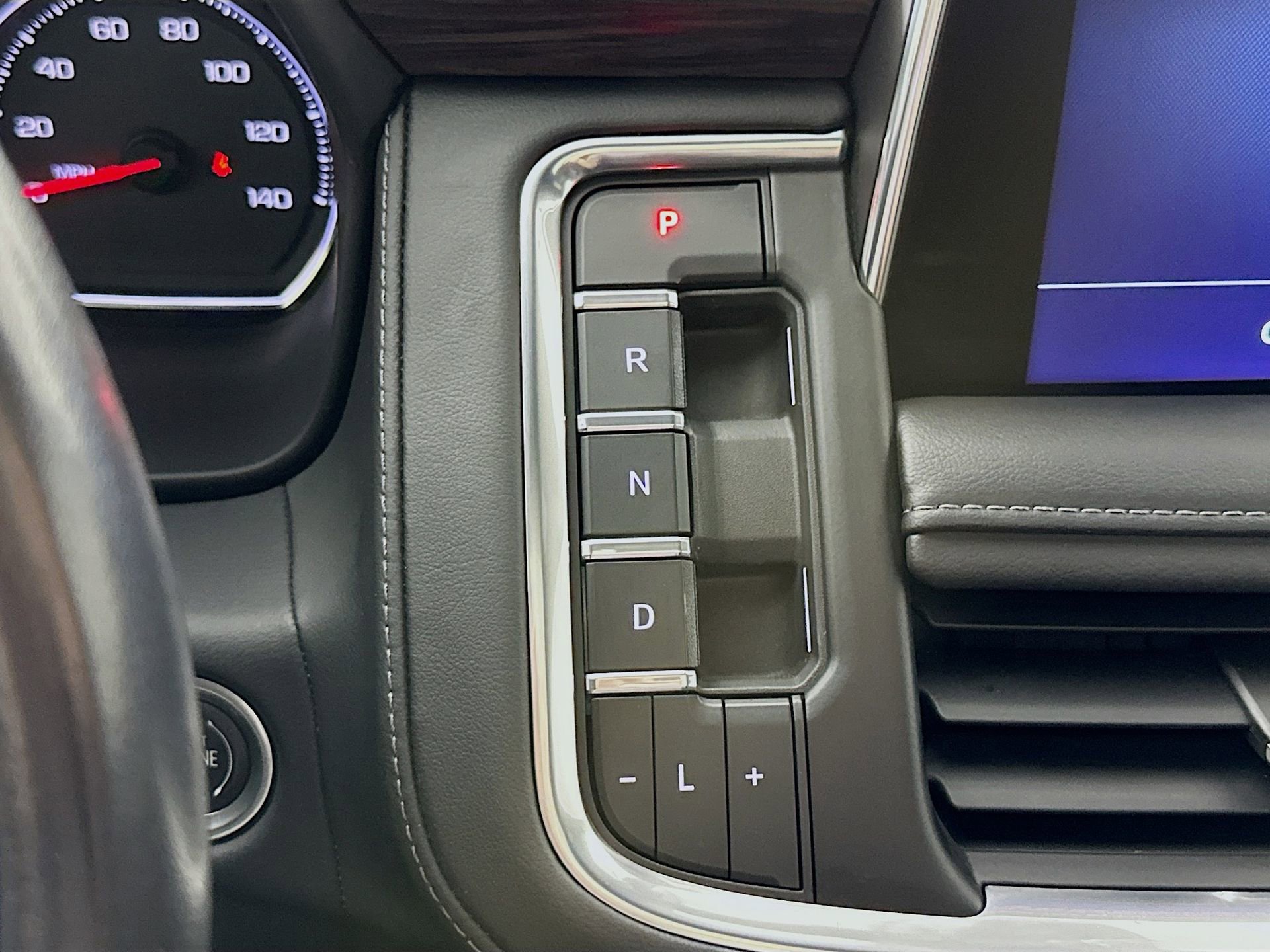 Used 2021 Chevrolet Tahoe LT w/ LT Signature Package image 17