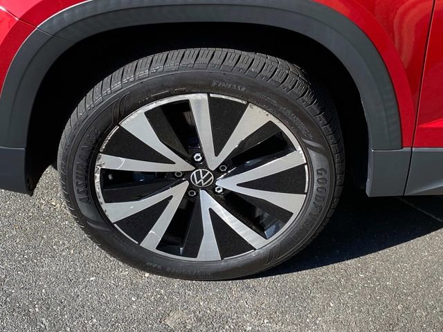 Used 2022 Volkswagen Taos SE FWD image 6