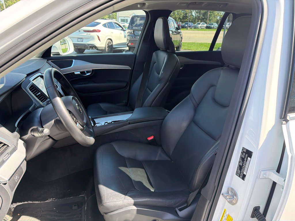 Used 2024 Volvo XC90 B5 Core w/ Protection Package Premier AWD/4WD image 7