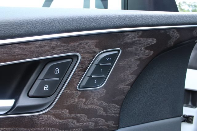 Used 2021 Audi Q8 Prestige AWD/4WD image 12