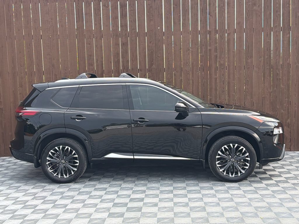Used 2025 Nissan Rogue Platinum w/ Platinum Premium Package FWD image 14