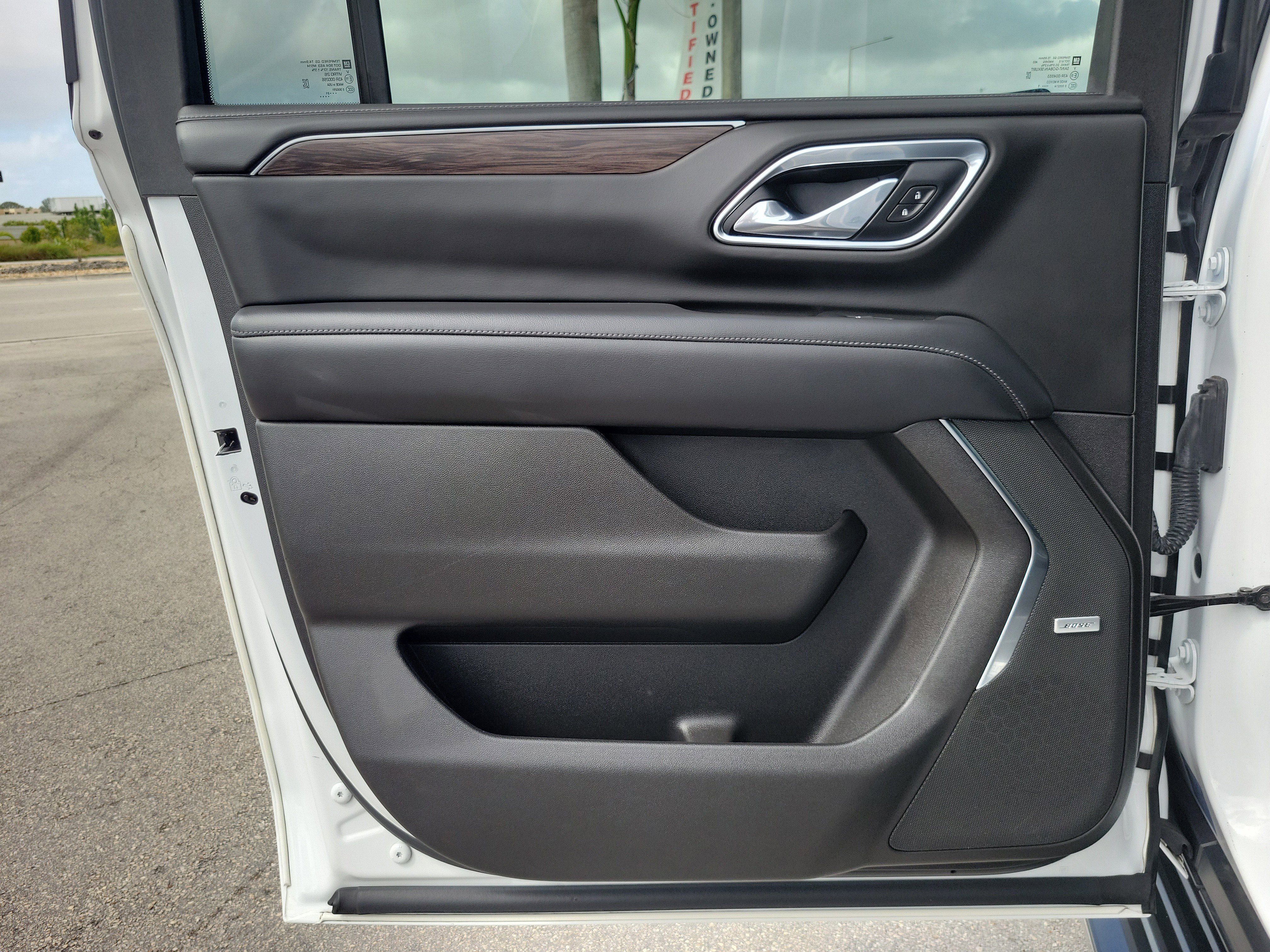 Used 2021 Chevrolet Suburban LT image 24