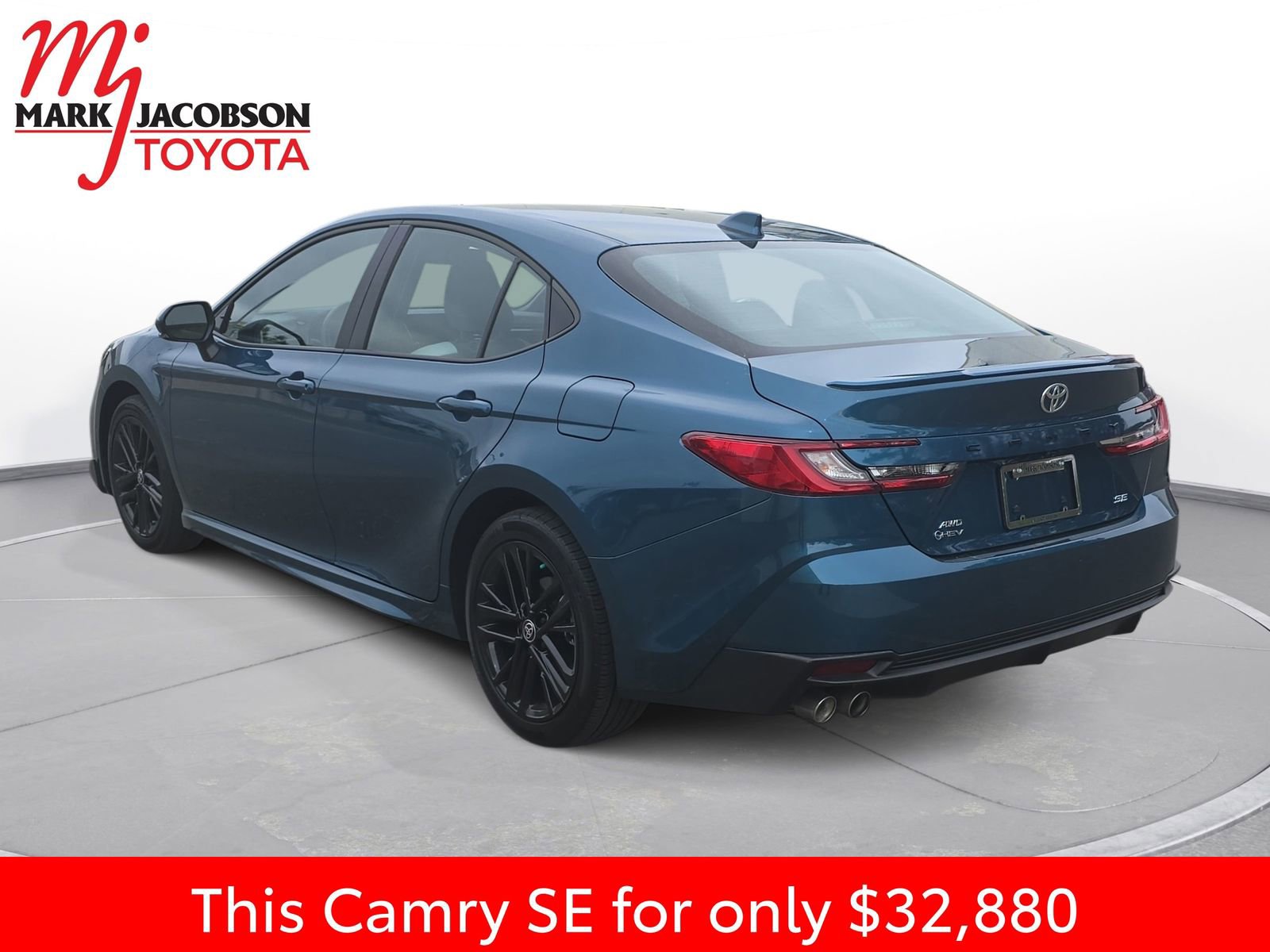 Used 2025 Toyota Camry SE w/ Convenience Package image 13