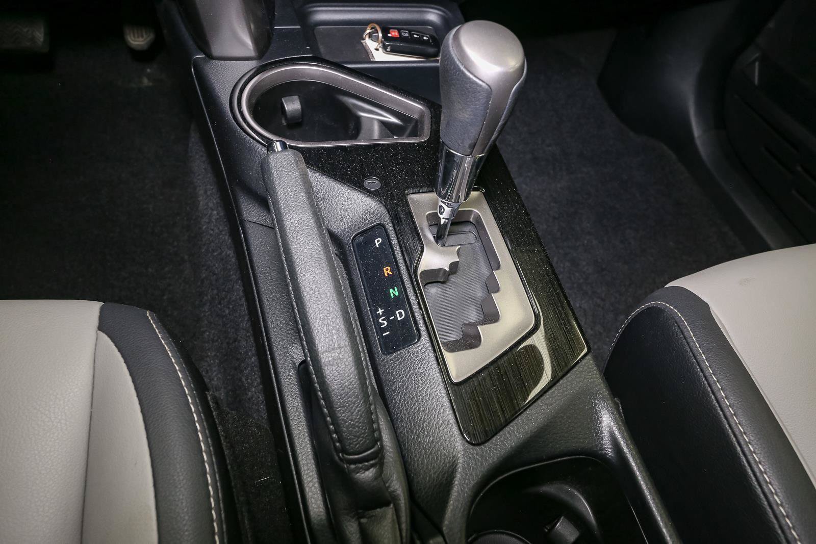 Used 2018 Toyota RAV4 Limited AWD/4WD image 35