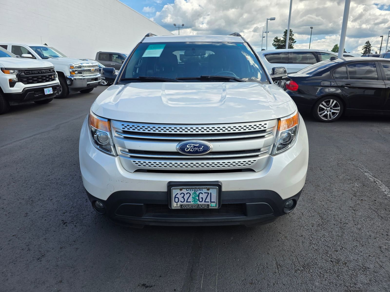 Used 2015 Ford Explorer XLT w/ Equipment Group 202A AWD/4WD image 3