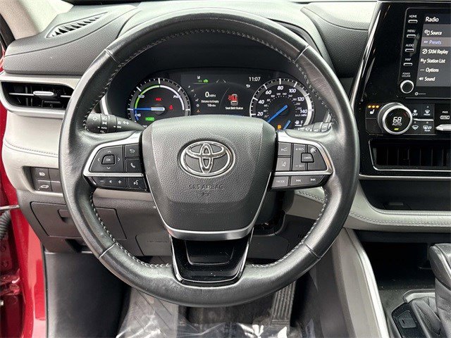 Used 2020 Toyota Highlander XLE image 19