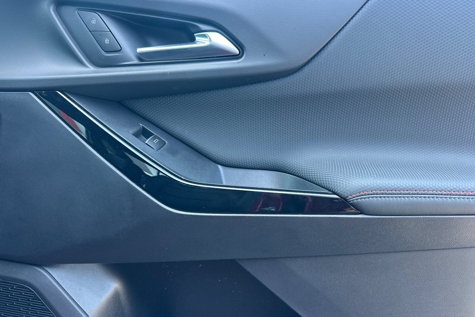 Used 2026 Chevrolet Equinox RS w/ LPO, Floor Liner Package FWD image 19