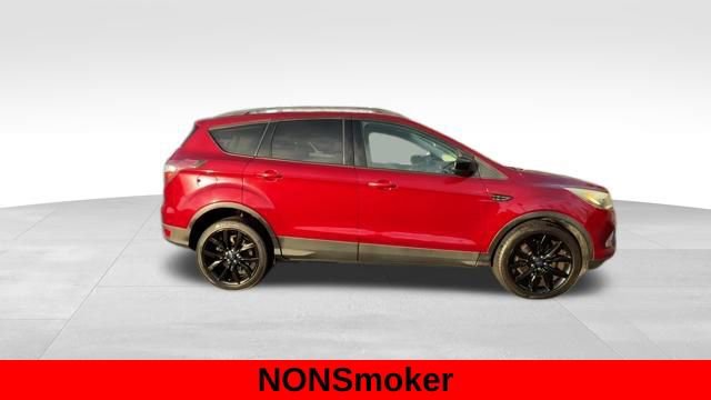 Used 2017 Ford Escape SE w/ Equipment Group 201A FWD image 9