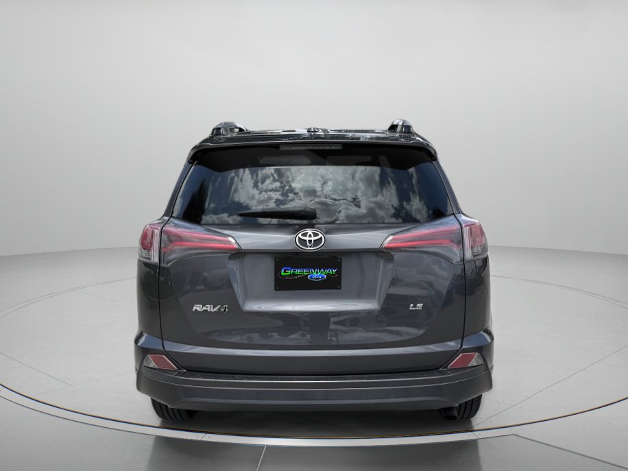 Used 2017 Toyota RAV4 LE FWD image 4
