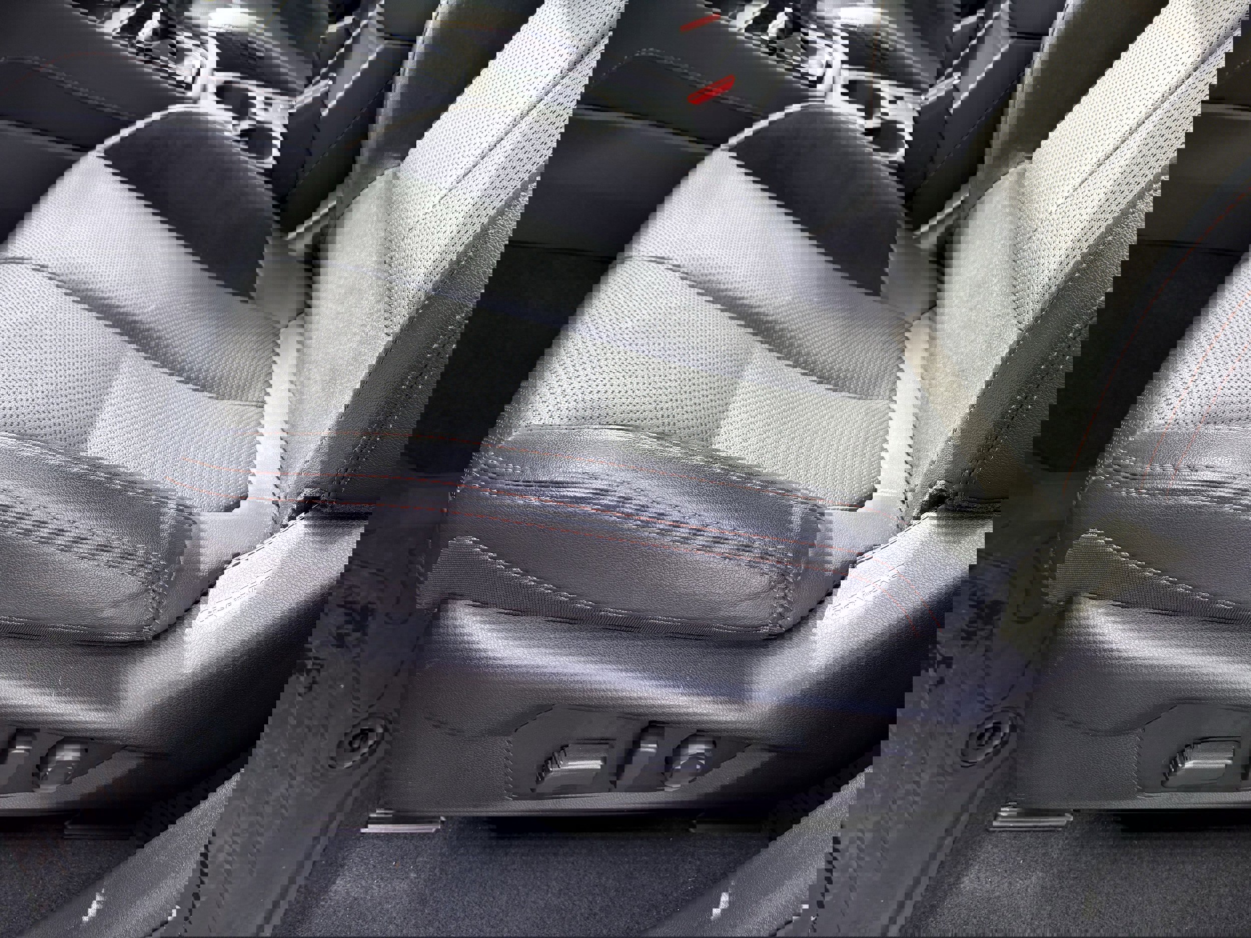 Certified 2025 Subaru Forester Touring w/ Protection Package image 28