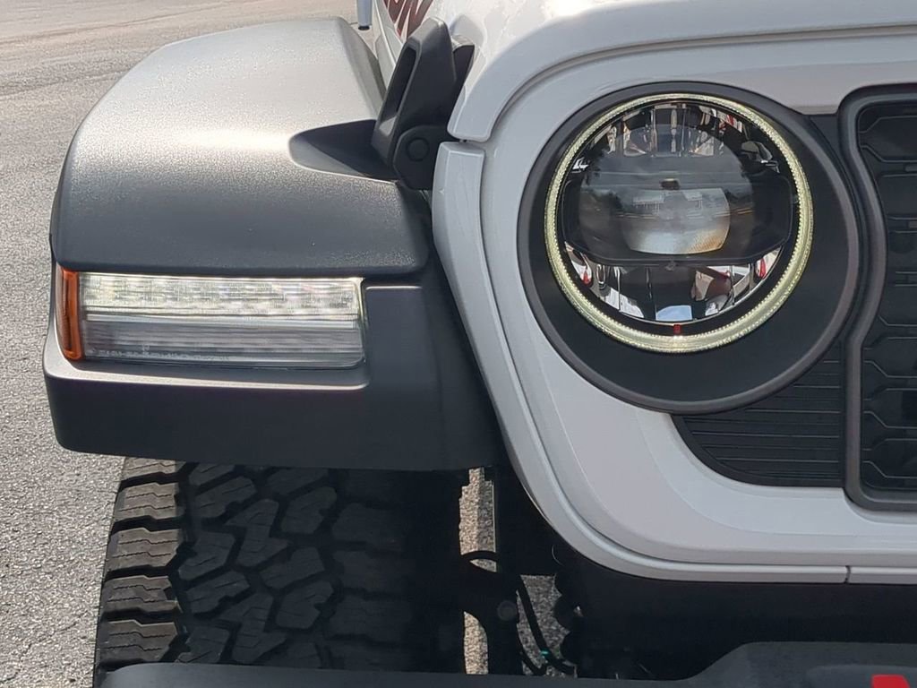 Used 2025 Jeep Gladiator Rubicon w/ Safety Group image 10