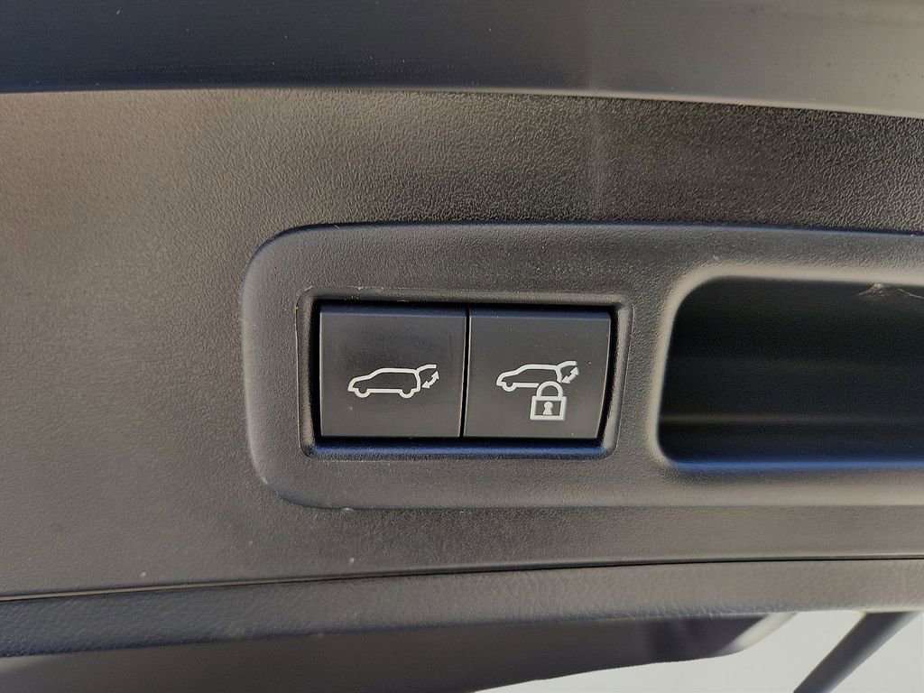 Used 2025 Lexus UX 300h AWD image 29