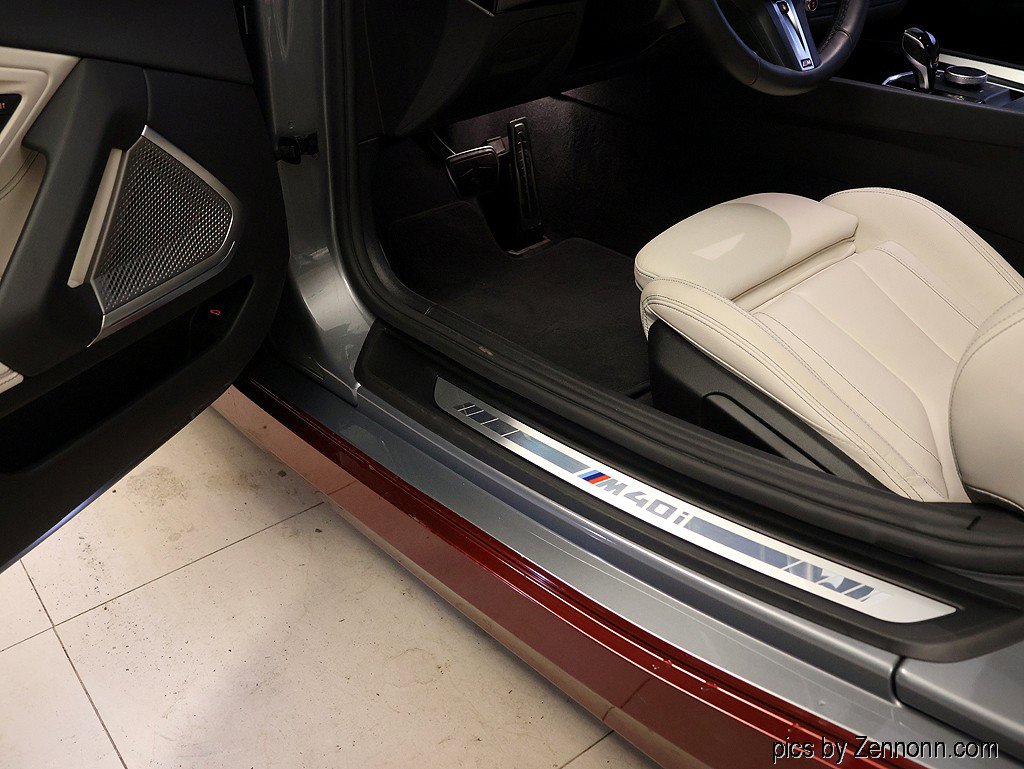 Used 2024 BMW Z4 M40i w/ Premium Package RWD image 27