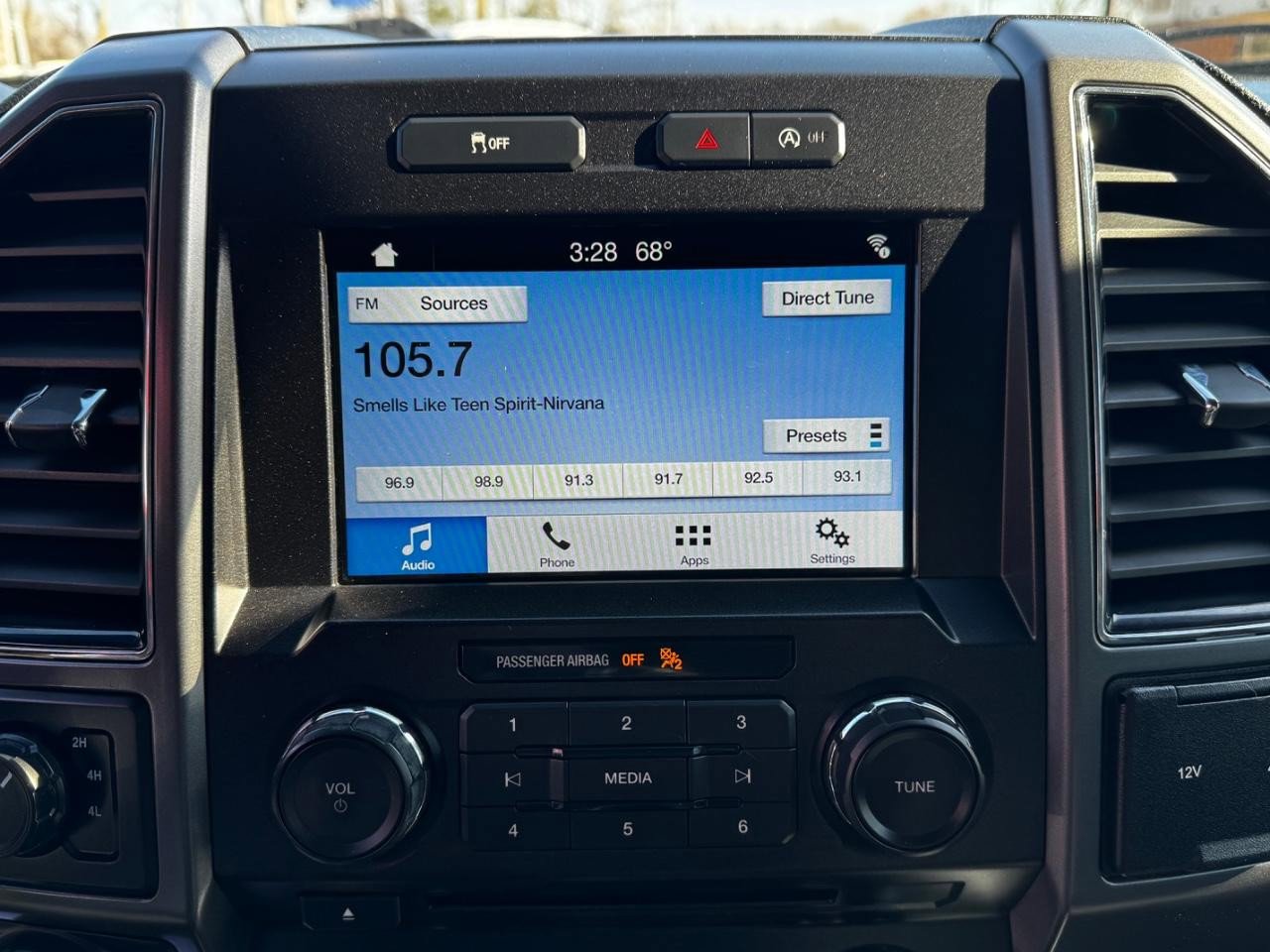 Used 2018 Ford F150 XLT w/ Equipment Group 302A Luxury image 18