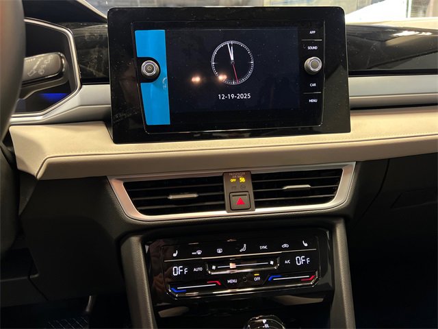New 2026 Volkswagen Taos SE image 16