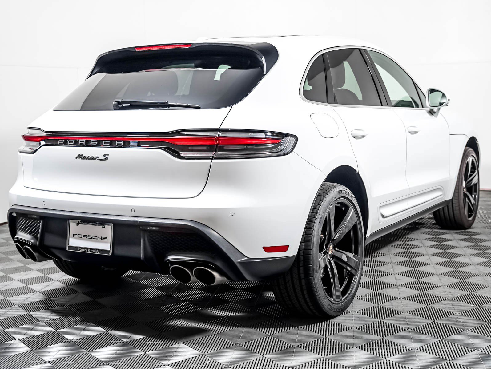 Certified 2025 Porsche Macan S AWD/4WD image 10