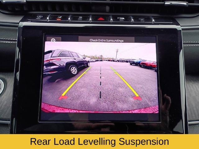 Used 2023 Jeep Grand Cherokee Laredo AWD/4WD image 16