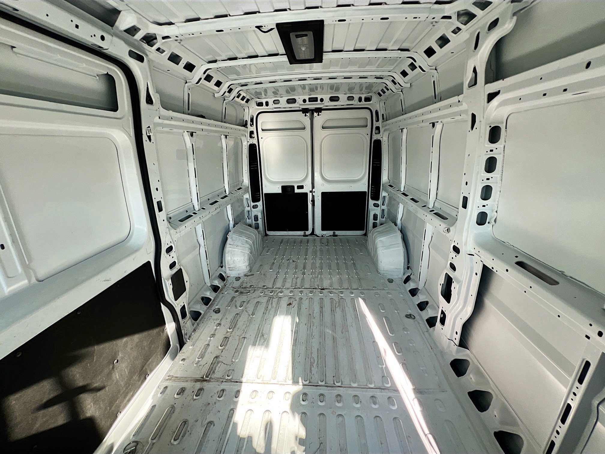 Used 2025 RAM ProMaster 2500 w/ Convenience Group FWD image 28