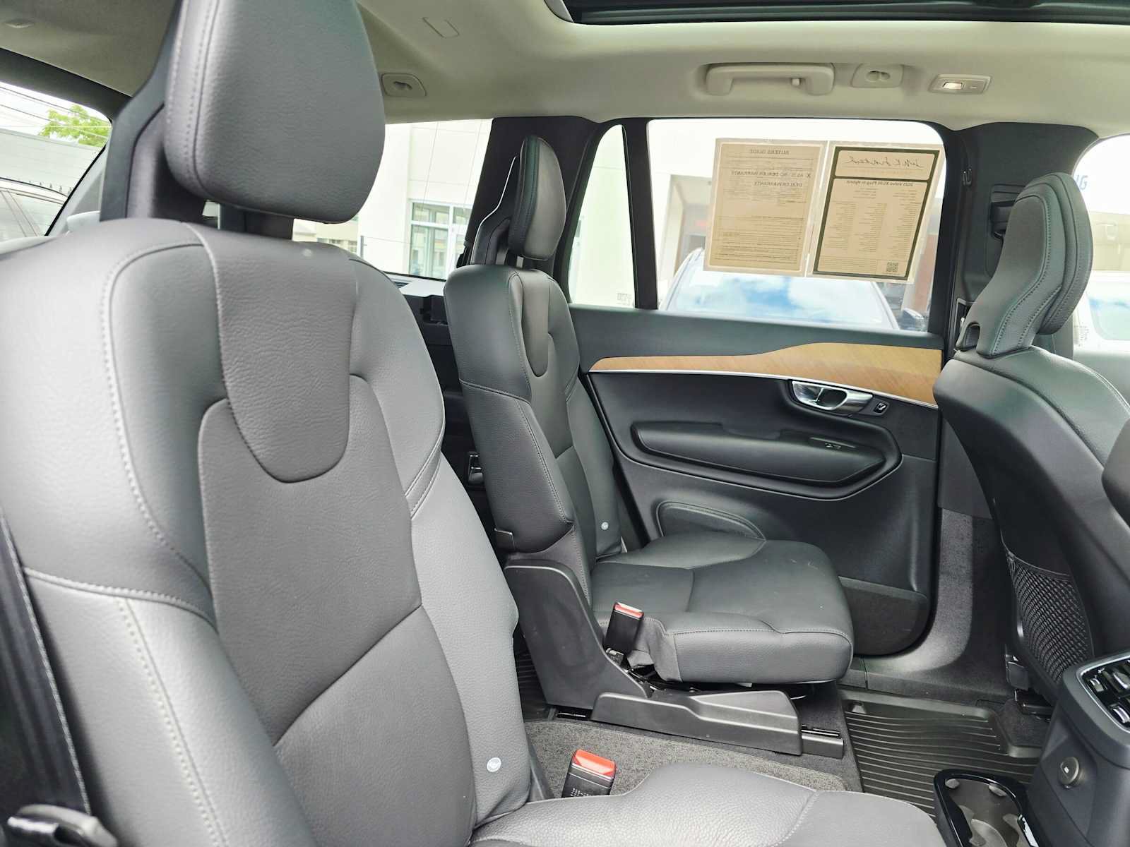 Certified 2025 Volvo XC90 T8 Plus w/ Protection Package Premier AWD/4WD image 14