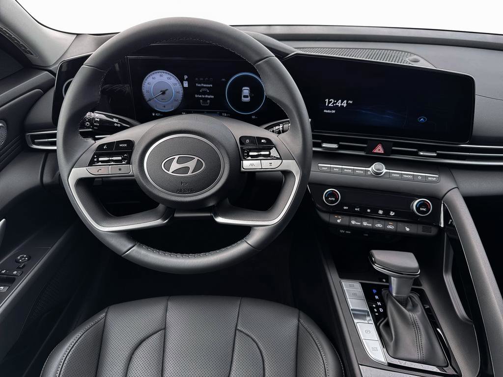 New 2026 Hyundai Elantra Limited w/ Cargo Package FWD image 17