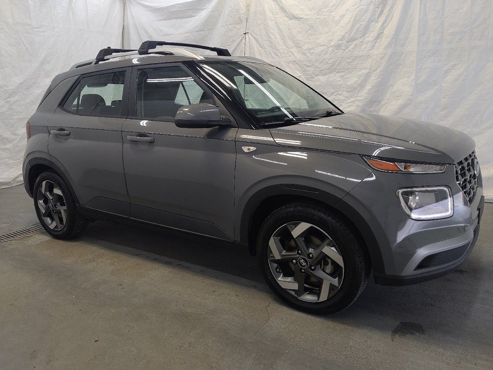 Used 2022 Hyundai Venue SEL image 11