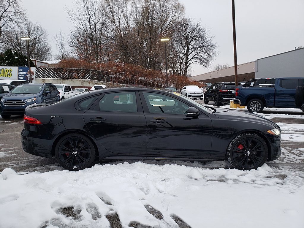 Used 2024 Jaguar XF R-Dynamic SE image 4