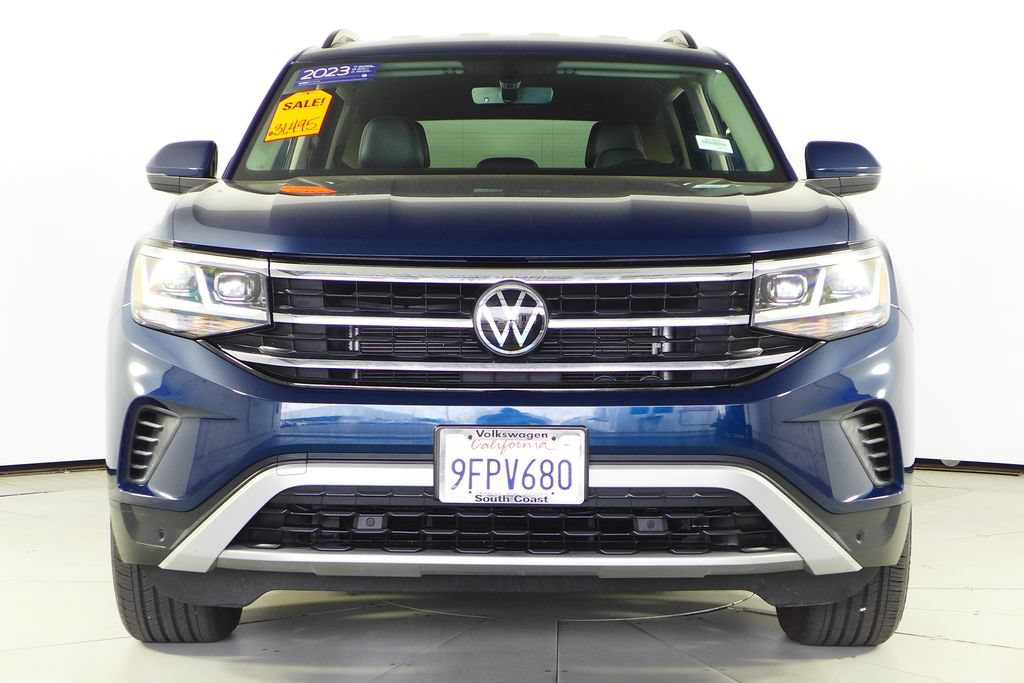 Certified 2023 Volkswagen Atlas SE w/ Black Wheel Package FWD image 3
