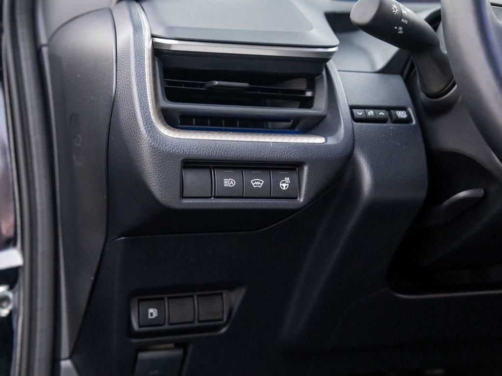 Used 2024 Toyota Prius XLE image 18